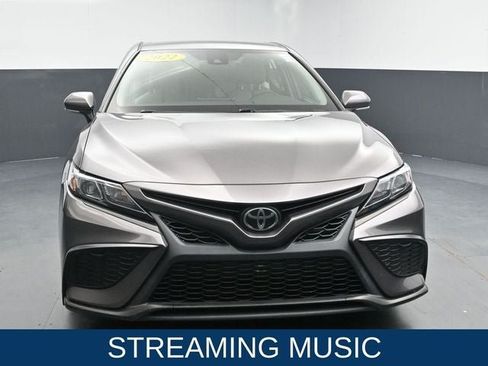 Used 2022 Toyota Camry SE w/ Convenience Package FWD image 4