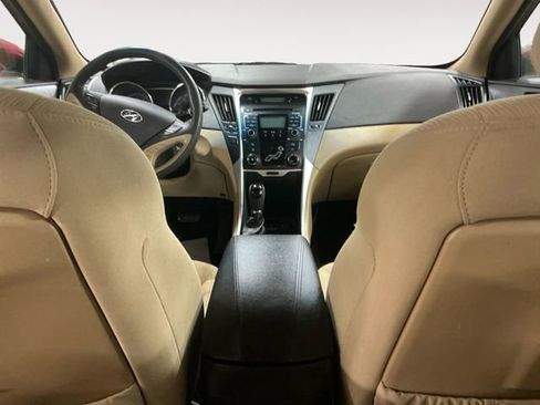 Used 2011 Hyundai Sonata GLS image 10