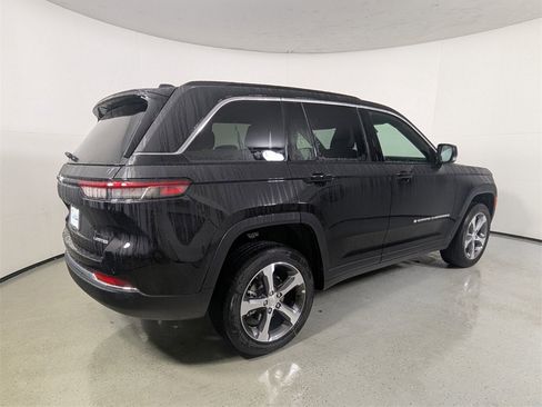 New 2025 Jeep Grand Cherokee Limited image 7