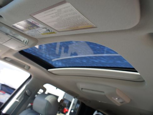 Used 2016 Toyota Sequoia Platinum image 6