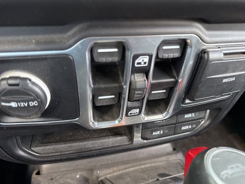 Used 2021 Jeep Gladiator Overland w/ Popular Equipment Package AWD/4WD image 9