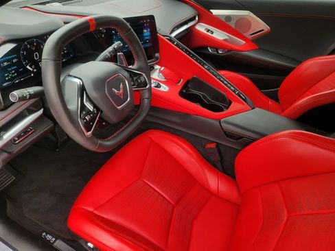 Used 2024 Chevrolet Corvette Stingray Preferred Conv w/ Z51 Performance Package RWD image 31