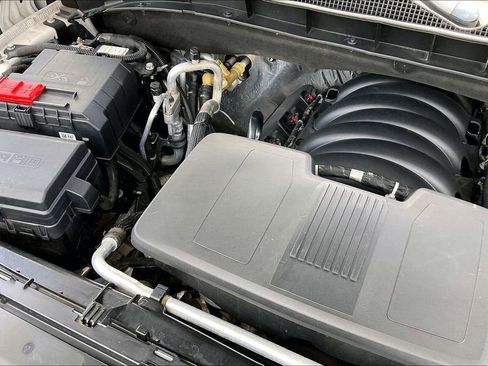 Used 2021 Chevrolet Suburban Premier w/ Premium Package AWD/4WD image 32