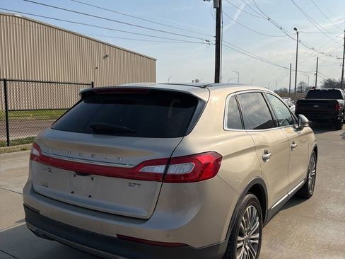 Used 2017 Lincoln MKX Reserve w/ Lincoln MKX Climate Package image 9