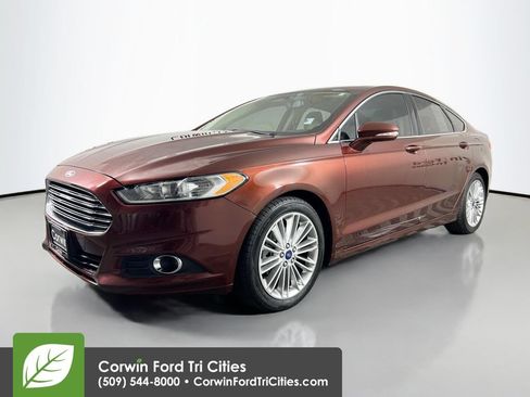 Used 2015 Ford Fusion SE w/ Equipment Group 202A FWD image 5