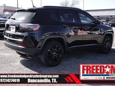 New 2026 Jeep Compass Latitude image 5