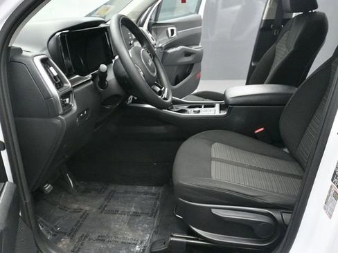 Used 2022 Kia Sorento LX image 18