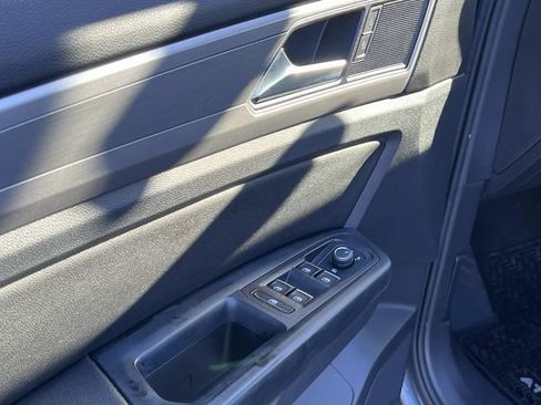 Used 2019 Volkswagen Atlas SE w/ Towing Package image 10