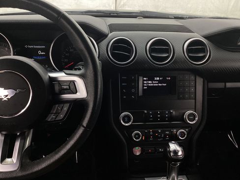 Used 2019 Ford Mustang Coupe image 28