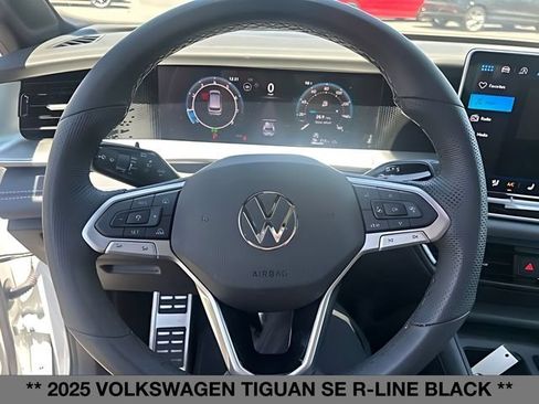 Used 2025 Volkswagen Tiguan SE R-Line AWD/4WD image 23