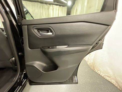 Used 2025 Nissan Rogue SV FWD image 24