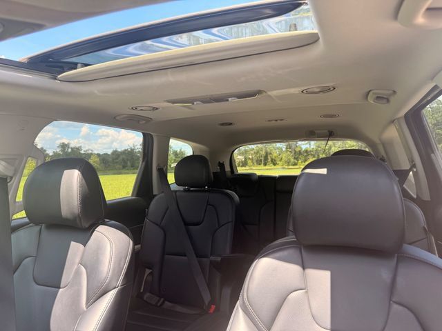 Used 2025 Kia Telluride S FWD image 9