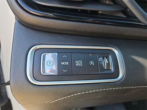 Used 2025 Buick Enclave Avenir w/ Super Cruise Package image 17