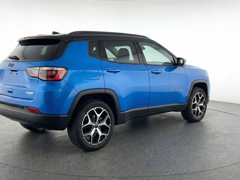 Used 2025 Jeep Compass Limited AWD/4WD image 9