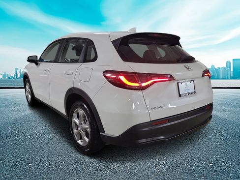 Certified 2025 Honda HR-V LX image 3