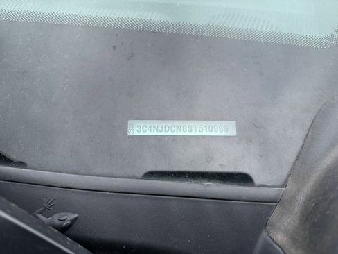 Used 2025 Jeep Compass Limited image 29