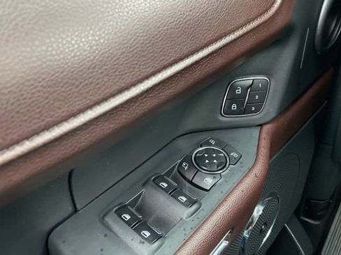 Used 2023 Ford Expedition Limited image 13