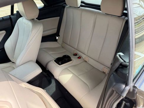 Used 2016 BMW M235i Convertible image 19