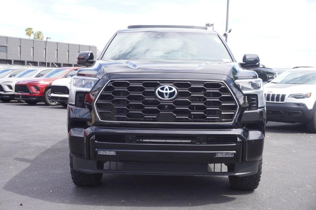 Used 2023 Toyota Sequoia Platinum AWD/4WD image 5