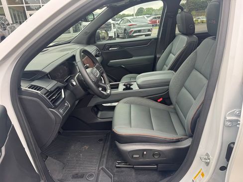 Used 2025 GMC Acadia AT4 w/ Luxury Package AWD/4WD image 26