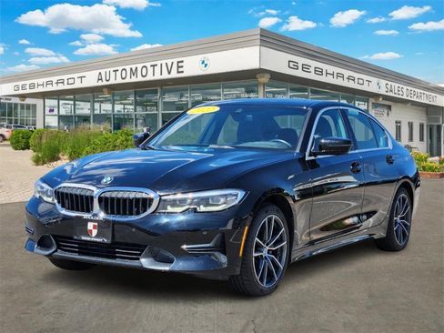 Used 2022 BMW 330i xDrive Sedan w/ Convenience Package image 3