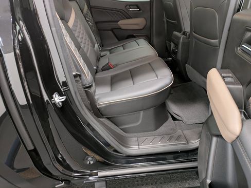 Used 2024 GMC Canyon Denali image 26