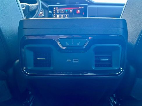 Used 2023 GMC Sierra 1500 AT4 w/ AT4 Preferred Package image 19