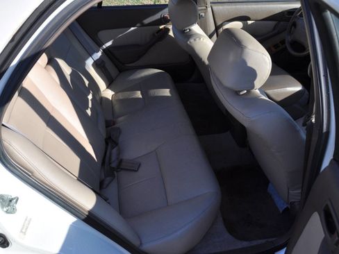 Used 1996 Toyota Camry LE FWD image 32