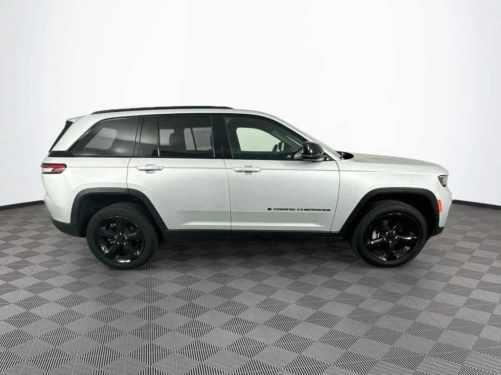 Certified 2024 Jeep Grand Cherokee Altitude AWD/4WD image 14