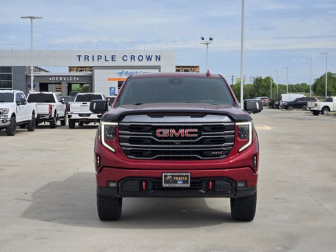 Used 2022 GMC Sierra 1500 AT4 w/ Technology Package AWD/4WD image 6
