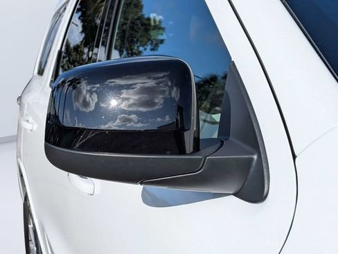 Used 2025 Dodge Durango GT RWD image 11