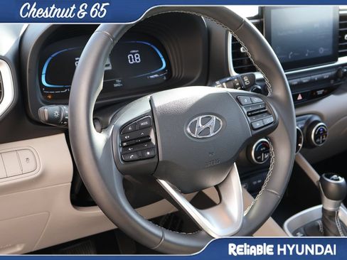 Certified 2025 Hyundai Venue SEL FWD image 24