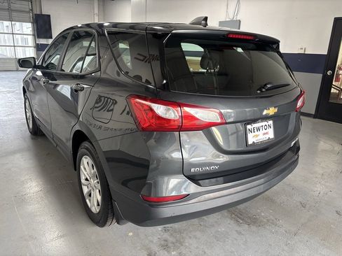 Used 2020 Chevrolet Equinox LS image 33