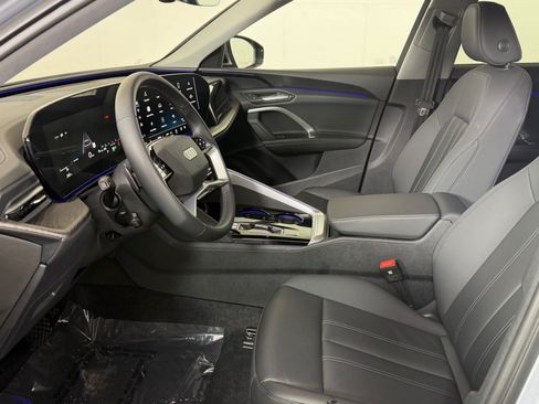 Certified 2025 Audi Q5 Premium w/ Convenience Package AWD/4WD image 5