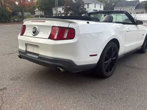 Used 2010 Ford Mustang GT Premium image 8