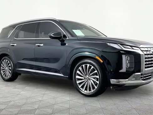 Used 2024 Hyundai Palisade Calligraphy FWD image 3