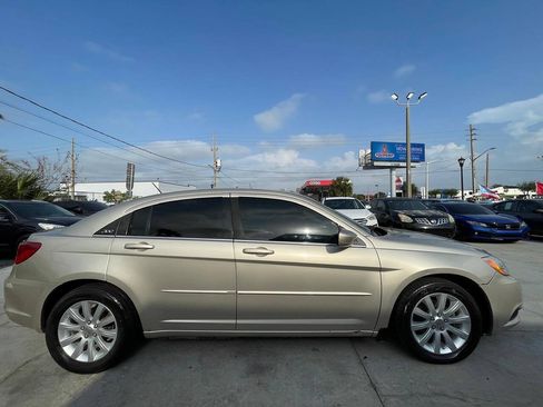 Used 2013 Chrysler 200 Touring FWD image 4