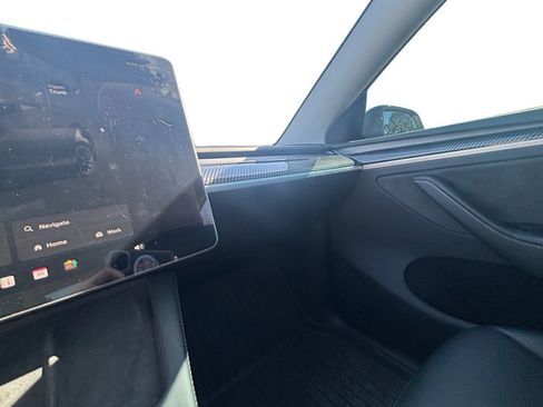 Used 2025 Tesla Model Y Performance image 29