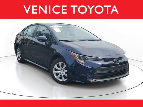 Certified 2025 Toyota Corolla LE FWD image 1