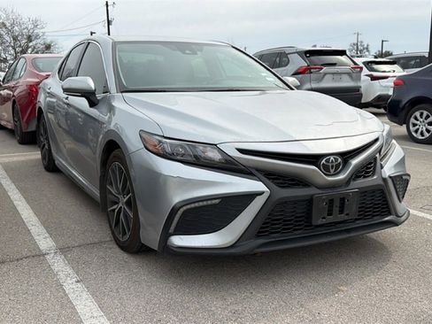 Certified 2024 Toyota Camry SE image 3