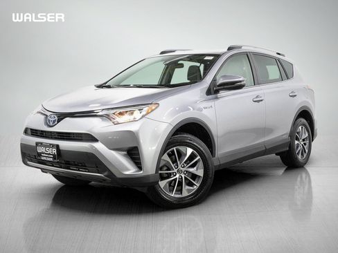 Used 2018 Toyota RAV4 LE AWD/4WD image 1
