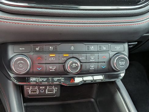 Used 2024 Dodge Durango GT AWD/4WD image 25