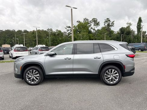 Used 2025 Buick Enclave Preferred FWD image 8