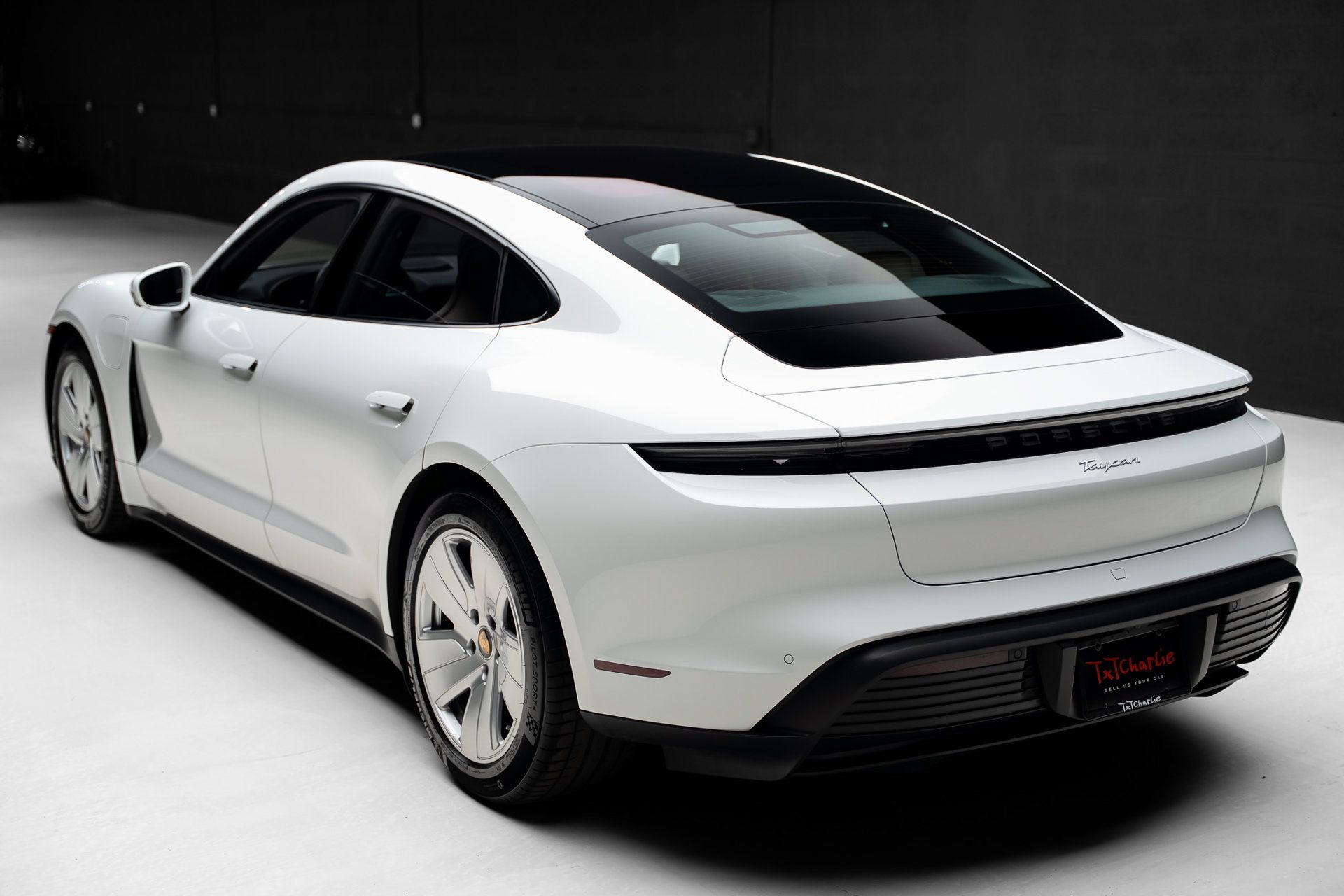 Used 2022 Porsche Taycan RWD image 23