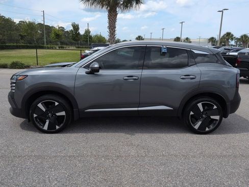 Used 2025 Nissan Kicks SR FWD image 8