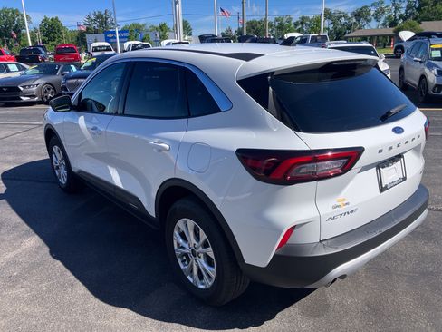 Used 2024 Ford Escape Active AWD/4WD image 5