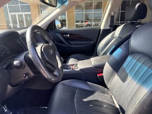 Used 2017 INFINITI QX50 2WD w/ Deluxe Touring Package image 8