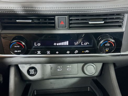 Used 2026 Nissan Rogue SV FWD image 23
