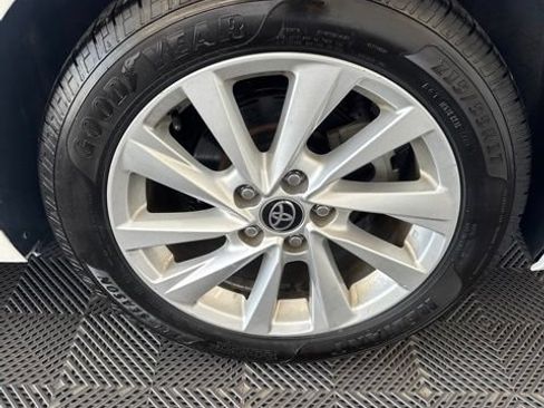 Used 2024 Toyota Camry LE FWD image 5