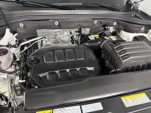 Used 2024 Volkswagen Atlas Cross Sport SEL Premium R-Line AWD/4WD image 36